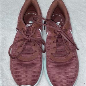 Nike Tennis Shoes